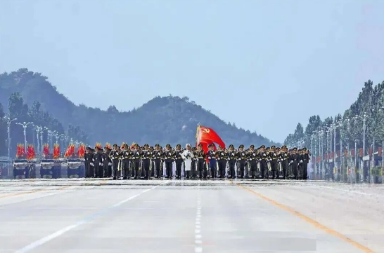 觀閱兵盛典 聚團(tuán)隊(duì)力量——公司組織集體觀看“9.3”閱兵盛典